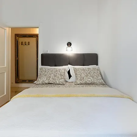 Aurelia Apartment Split