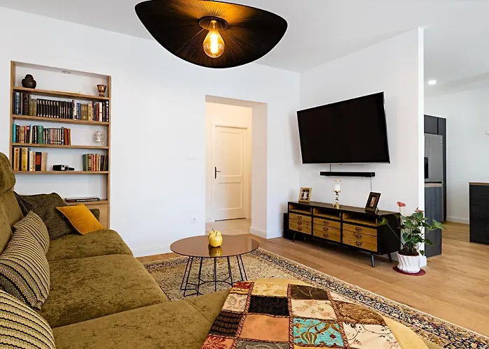 Aurelia Apartment Split