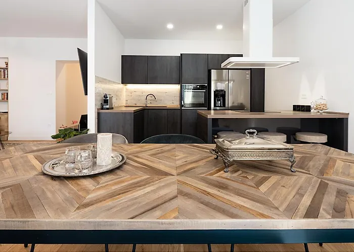 Aurelia Apartment